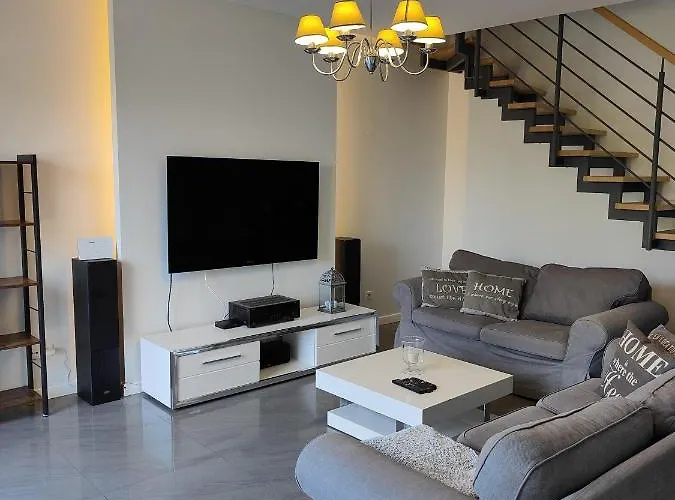 Dom Dabrowka Poznan דירה